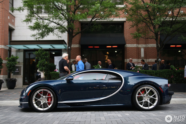 ngam-tuyet-tac-bugatti-chiron-tai-canada-8