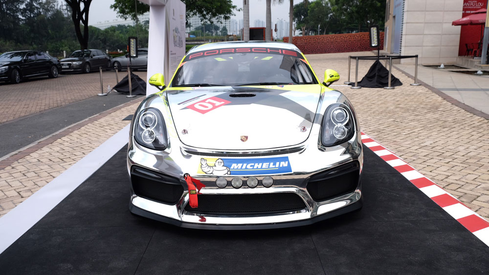 porsche-cayman-gt4-clubsport-lo-dien-tai-viet-nam-1